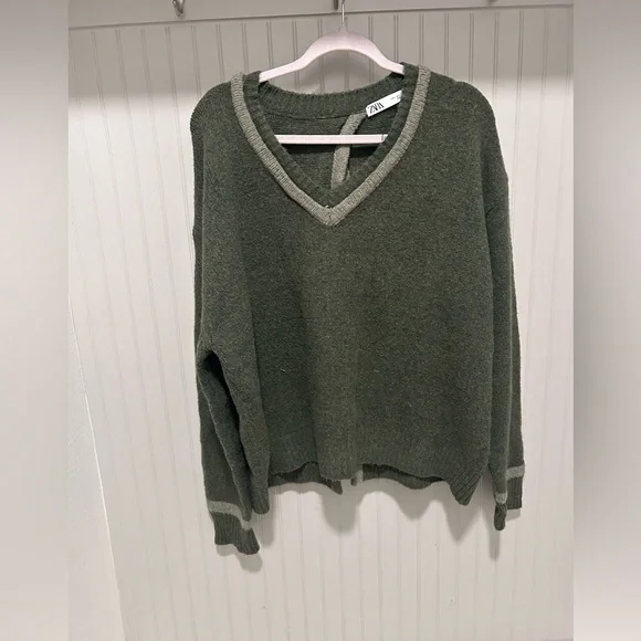 Zara Olive V-Neck Sweater W/ OPEN BACK - Picture 3 of 5